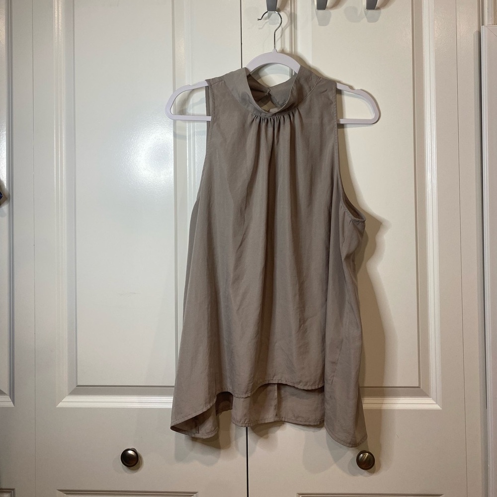 Large extra large sleeveless blouse.